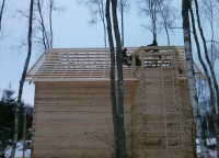Каркас эркера и обрешетка крыши дома