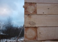 Угол дома из бруса 150x150