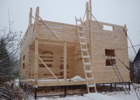 Возведение стен второго этажа дома из бруса 150x150