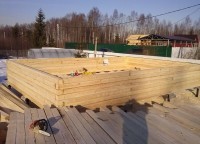 Начало строительства первого этажа брусового дома 6x9