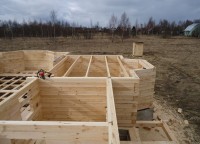 Половые балки второго этажа дома из бруса 11x12,5