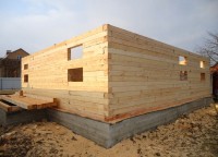 Пропил бруса под окна первого этажа дома 10x12