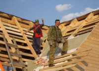 Инсталяция изоляции на крыше дома 6х8