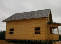 Металлочерепица на крыше дома 11x9