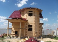 Металлочерепица на крыше дома 7x8