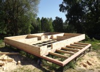 Половые балки дома 8x10 из профилированного бруса