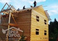 Угол двухэтажного дома 8x9