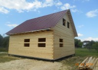 Металлочерепица на крыше дома 8x9