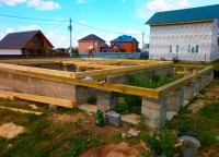 Начало возведения стен брусового дома
