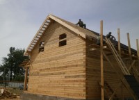 Настил металлочерепицы на крышу дома