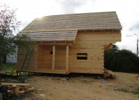 Обрешетка на стропильной системе брусового дома