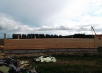 Стена дома из бруса на ленточном фундаменте