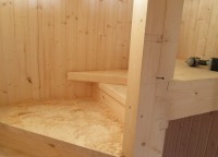 Подступенок лестницы на второй этаж