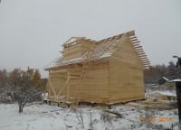 Обрешетка на крыше дома из бруса