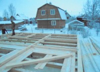 Черновой пол первого этажа брусового дома