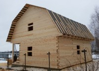Черновая крыша брусового дома 8x9
