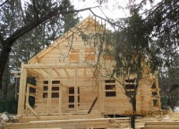 Дом из бруса 200x200 на свайном фундаменте