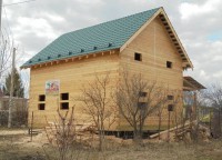Металлочерепица на крыше брусового дома