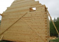 Торцевая сторона брусового дома 8x8