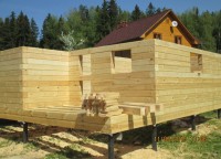 Половые балки крыльца дома