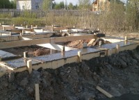 Раствор залитый в опалубку фундамента