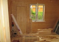 Начало сборки лестницы для брусового дома