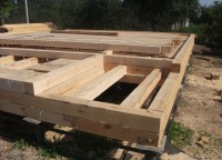 Укладка стен первого этажа брусом 150x150