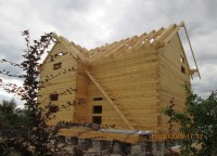 Установка обрешетки на крыше дома 7x9