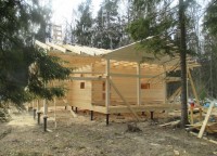 Опорные балки террасы дома