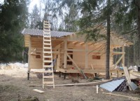 Настил металлочерепицы на крышу дома
