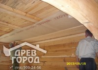 зашивка потолка имитацией бруса