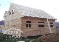 Установленная обрешетка крыши дома 9x10