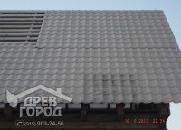 Металлочерепица на крыше дома 9x10