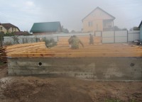 Укладка половых балок первого этажа дома 6x8